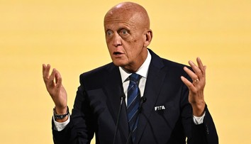 Legendární sudí Collina chce změnit penalty. Brankáři jsou prý v nevýhodě