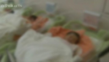 Boháč měl žít v bídě, chudák zase v luxusu! Před šedesáti lety je ale vyměnili v porodnici!