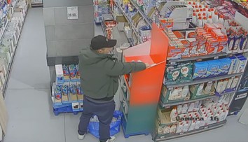 Zloděj zubních past znovu udeřil. Policie hledá důležitého svědka