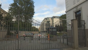 Podmínky bezpečnostní prověrky jsou přísné. Špeh z ministerstva ji měl i tak
