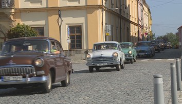 Dříve luxus, dnes retro. Na Olomoucku se sjela auta značky Volha