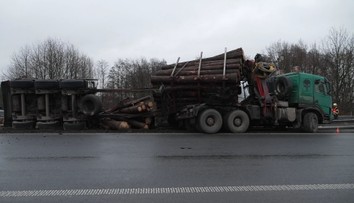 Kamion, který havaroval u Frýdku-Místku, byl přetížený. Váhu přesáhl o 13 tun
