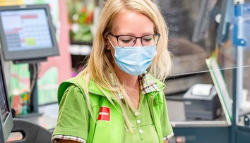 Další řetězec přilepší zaměstnancům, rozdělí mezi ně 50 milionů!