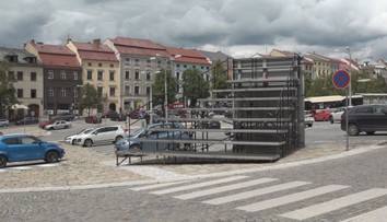 V Jihlavě postavili nové hlediště za 100 tisíc. Moc z něj ale vidět není