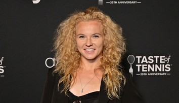 Siniaková oblékla sexy rudé šaty. Elitní tenistky se ukázaly v plné kráse