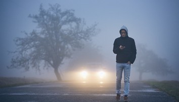 Usmrtil chodce a od nehody ujel. Obvinění jsou i tři kamarádi řidiče