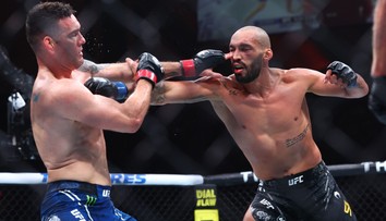 Kontroverzní výhra v UFC. Soupeře dvakrát dloubl do očí a pak ho ukončil
