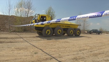 Začal soud kvůli smrti chlapce při závodech trucků. Obžalováni jsou čtyři lidé