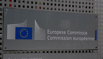 Evropská komise zažaluje Česko a Maďarsko
