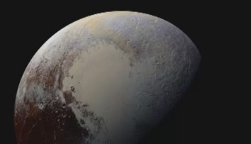 FOTO Z PLUTA: Na planetě objevili záhadné plovoucí hory!