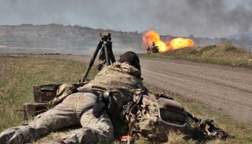 Nový fígl na hašení tlakových lahví? Střílí do nich snajpři! FOTO