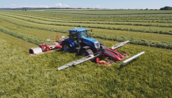 V Brně testují traktor bez řidiče. Zvládne prý mnohem víc