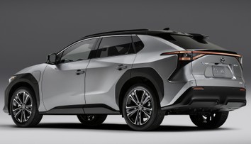 Toyota i Subaru mají velký problém s novými modely. Odpadávají jim kola