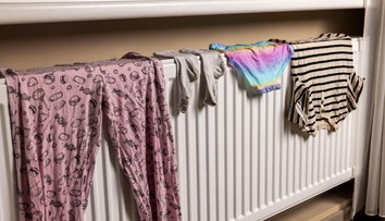 Skrytá hrozba. Sušení prádla na topení může způsobit zdravotní potíže