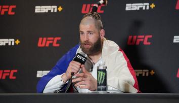 Procházka bude vládnout polotěžké váze, hlásí UFC legenda. Rakič zatím mlčí