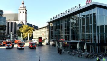Policie vyšetřuje útočníka z Kolína nad Rýnem, kvůli kontaktu na ISIS