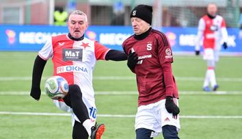 Silvestrovské derby: Slávisté vyhráli ve veteránech, Sparta v internacionálech