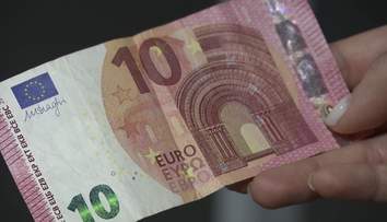 Politik žádá, aby na eurech byli tvůrci vakcíny. Jak se vám návrh líbí? ANKETA