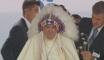 Papež se omluvil indiánům: "S hanbou a pokorně prosím o odpuštění"