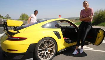 Kdo bude ječet víc? Šarapovová si dala rande s pilotem F1