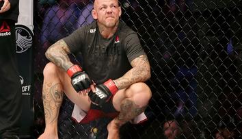 Veterán UFC šel k zemi! Na vlastní kůži poznal lekci z Karate Kida
