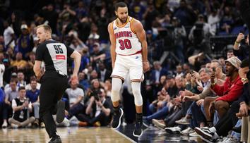 Curry v NBA znovu zářil. Dal 56 bodů, trefil se i s klaksonem přes celé hřiště