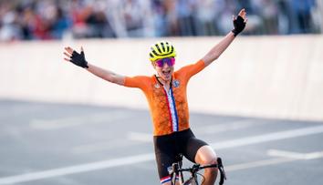 Nevídaná nepozornost! Cyklistka slavila zlato, ale předčasně