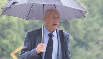 Petra Nárožného odrovnala zlomenina. Ruší všechna vystoupení