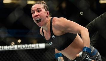 Zápasnice opustila před pár týdny práci striptérky, teď slaví první výhru v UFC