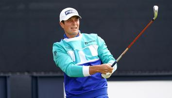 Golfistu při odpalu pokálel pták. Jeho reakce neušla mikrofonům