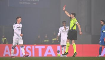 Atalanta padla na Sassuolu. Po hodinovém oslabení dohrávala v devíti