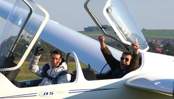 Piloti z Kolína předvedli úžasný kousek. Zapsali se do Guinnessovy knihy rekordů