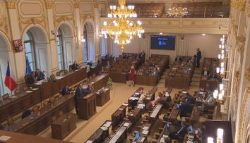 Poslanci budou muset do práce chodit střízliví. STAN navrhuje nový zákon