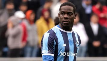 Balotelli vstřelil v utkání turecké ligy pět gólů, blýskl se i krásnou rabonou