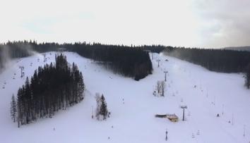Nejvyšší skiareál v Česku je v Jeseníkách. Lyžovat se tam dá až do dubna