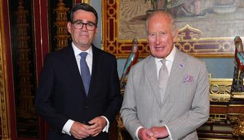 Velká Británie má nového premiéra. Starmera ve funkci nahradil Burnham