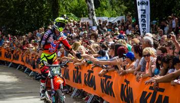 Petr Pilát v akci: Ani déšť slavnost freestyle motokrosu nespláchl!