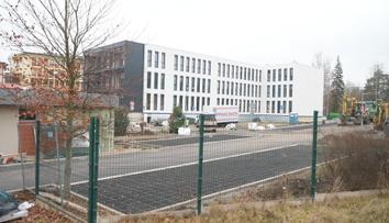V Ostrově otevřeli moderní psychiatrický pavilon. Stavba vyšla na čtvrt miliardy