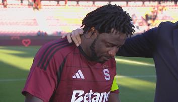 Bonyho dojemné loučení na Letné: Hattrick na závěr a slzy před kamerou