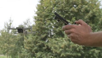 Jižní Město obchází strach. Obtěžující dron už vlétl lidem i do bytu
