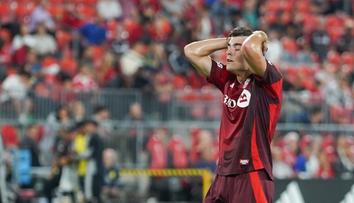 Šílený vlastňák v MLS. Hráči Toronta trefili svou bránu týmově