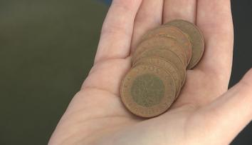 Téměř polovina rodin nezvládá pokrýt běžné výdaje. Lidé se dostávají do dluhových pastí