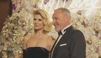 Nádherné róby i fascinující šperky: Jak si celebrity užily Český ples