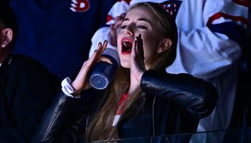 Sexy fanynka českého kapitána! Blondýnka Pecháčková zastínila i hokej
