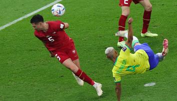 Alespoň malá útěcha. Brazilec Richarlison dal nejhezčí gól MS