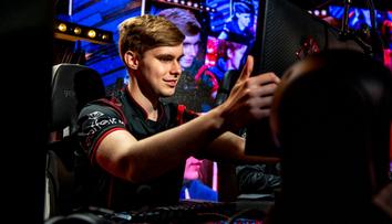 Esport liga LEC míří do play-off. Slovák předvedl s týmem Schalke neuvěřitelný comeback