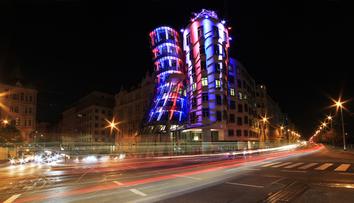 Budovy v Česku se večer rozzáří modře! Jde o důležité upozornění