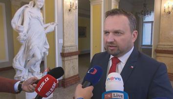 Jurečka chce zvýšit minimální mzdu o 1 100 korun. Nepřijatelné, tvrdí odbory