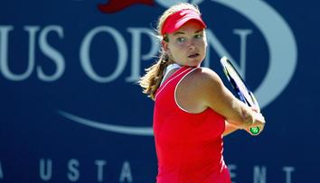 Grandslamová šampionka měla ve Wimbledonu nehodu, přišla o zuby