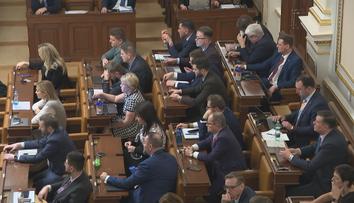 Vládní koalice slíbila opozici funkce ve výborech. Všechny kandidáty však odmítá